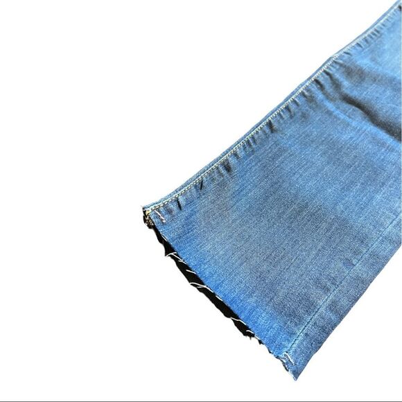 😊3/$30 NWT High-Rise Jean in Midnight Blue Raw Edge Hem Sz 2 Universal Thread - Picture 5 of 8
